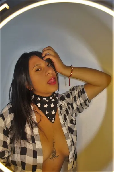 Live sex webcam photo for MullerPamela #3312253