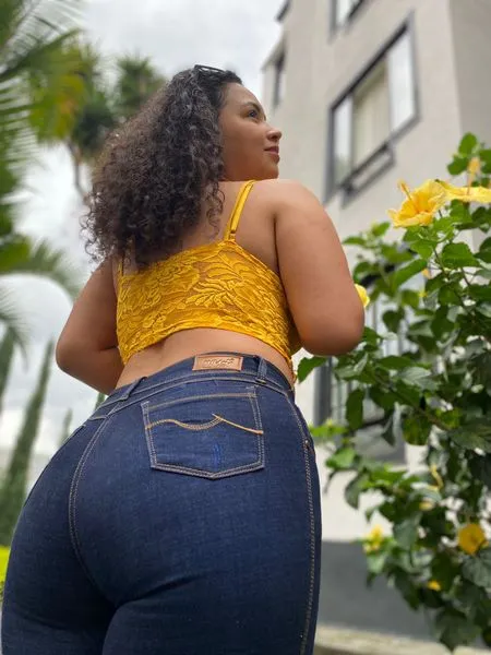 Live sex webcam photo for LiizzyWilliams #3539342