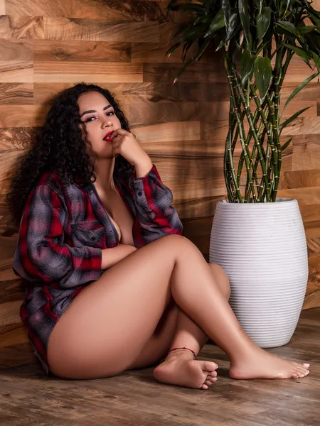 Live sex webcam photo for LiizzyWilliams #3572699