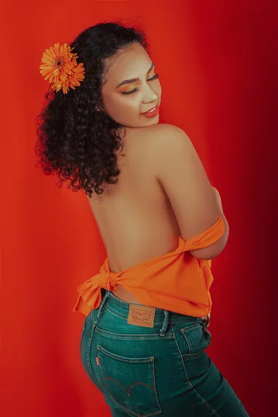 Live sex webcam photo for LiizzyWilliams #4057387