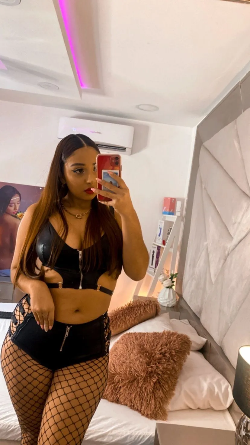 Live sex webcam photo for IrinaTanned #8092733