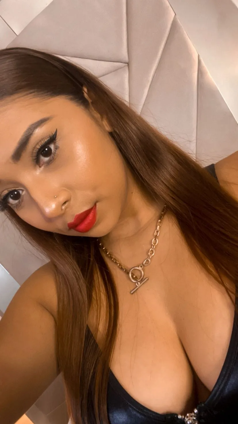 Live sex webcam photo for IrinaTanned #8092730