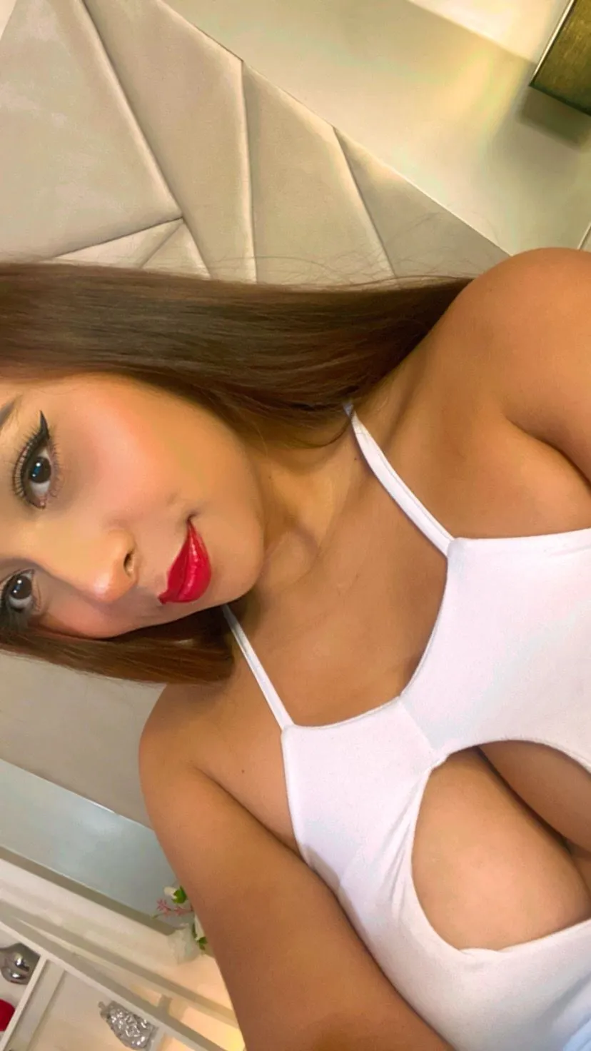 Live sex webcam photo for IrinaTanned #8092713