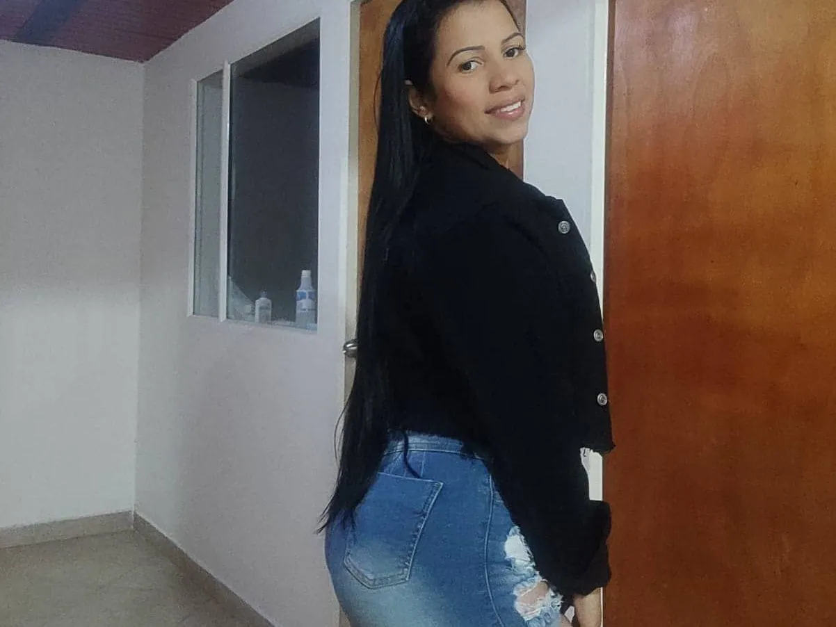 Live sex webcam photo for KarolaSilver #3205296