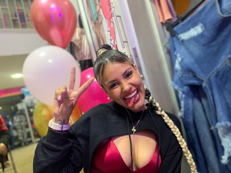 Live sex webcam photo for Julietah #3209129