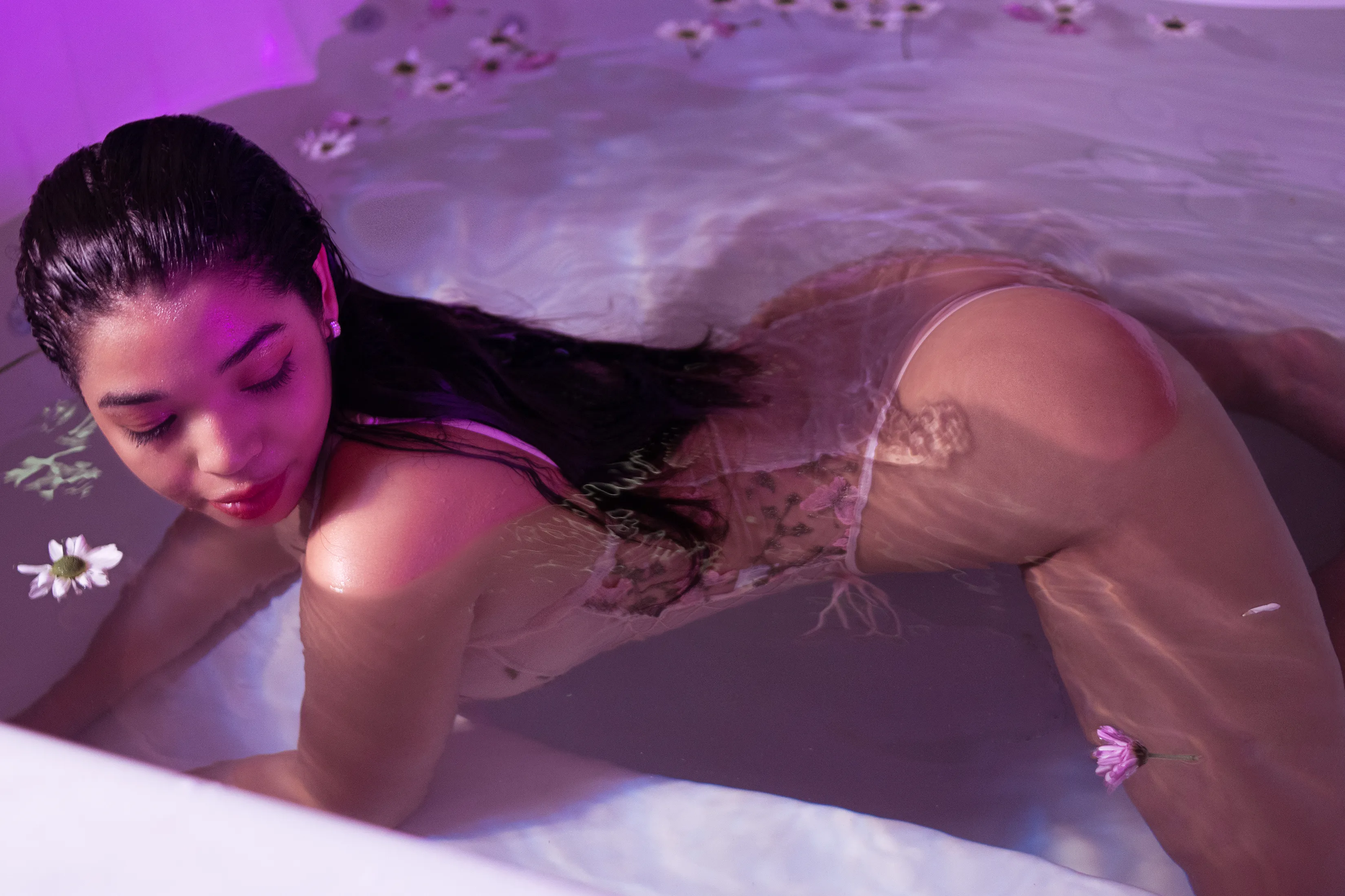 Live sex webcam photo for LilyyFox #7844672