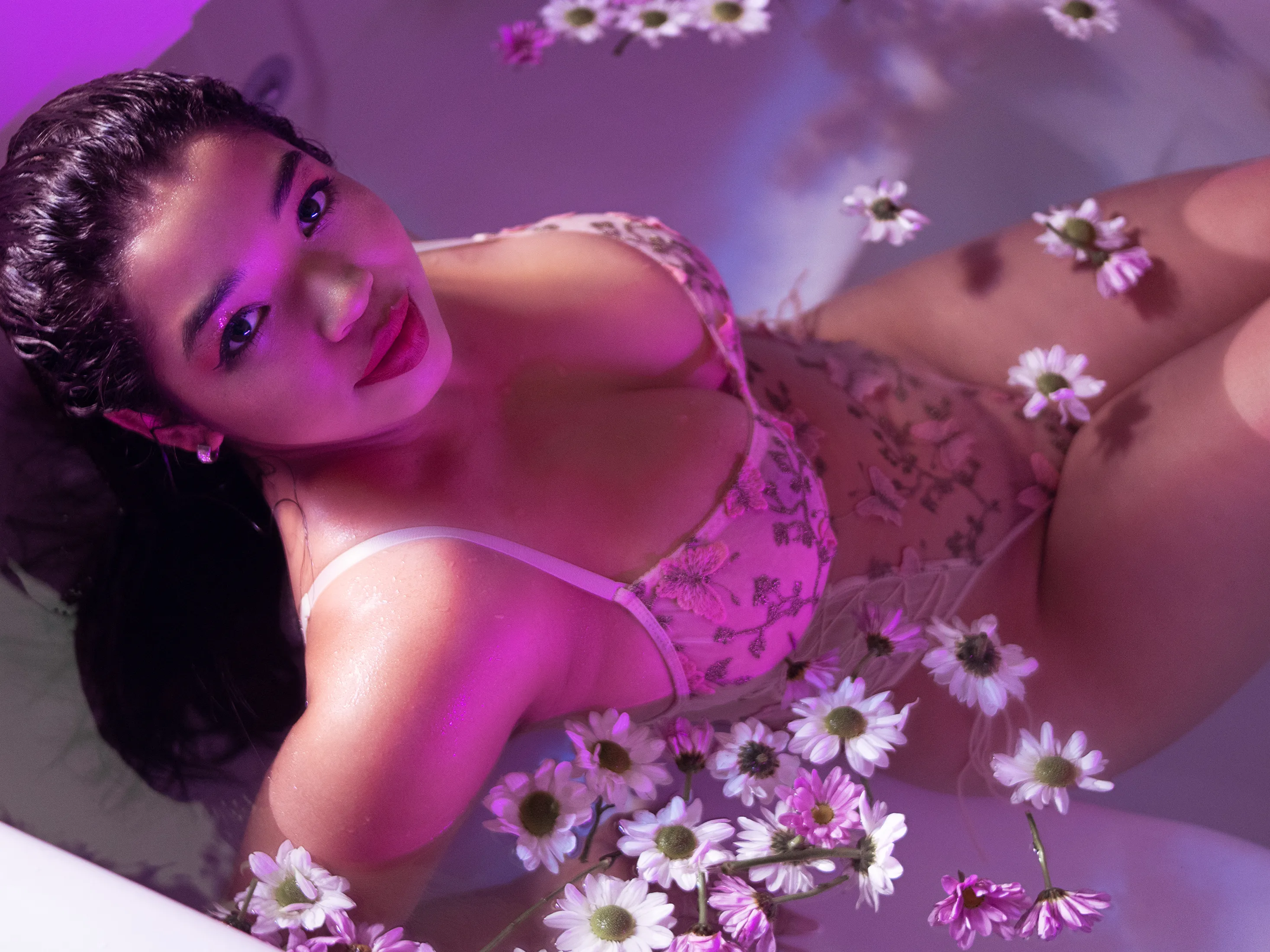 Live sex webcam photo for LilyyFox #7844675