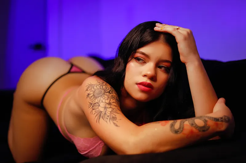 Live sex webcam photo for LuisaaBrannd #3239650