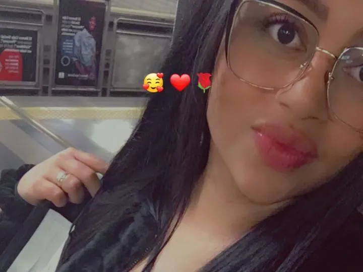 Live sex webcam photo for KarimeAniston #3211234