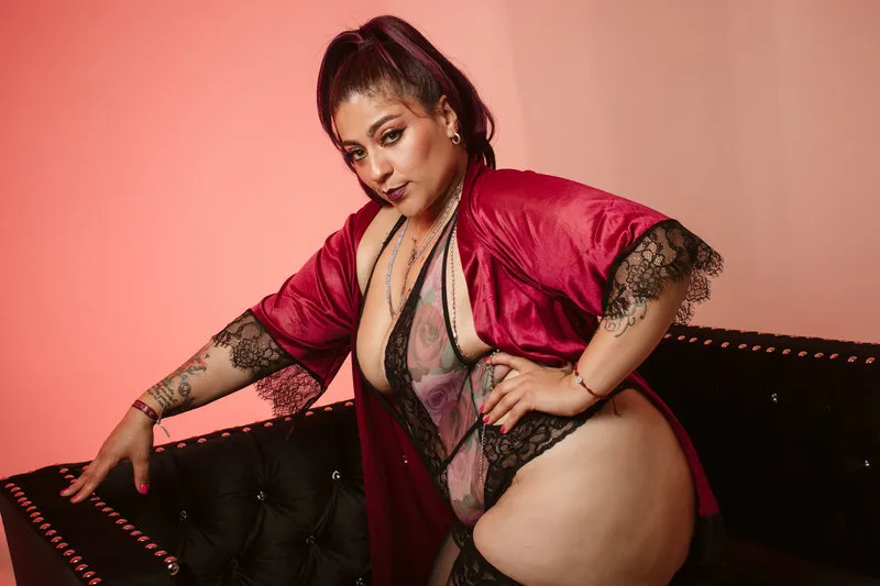 Live sex webcam photo for GabihotBbw #3390120