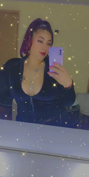 Live sex webcam photo for GabihotBbw #3382386