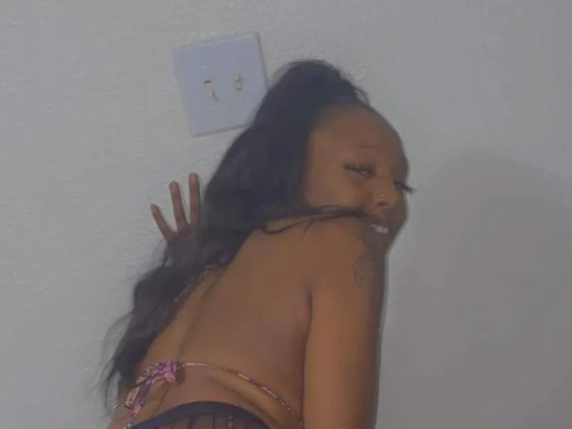 Live sex webcam photo for tastyL #3935613