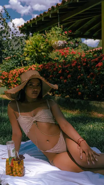 Live sex webcam photo for RacheallHollins101 #5886702