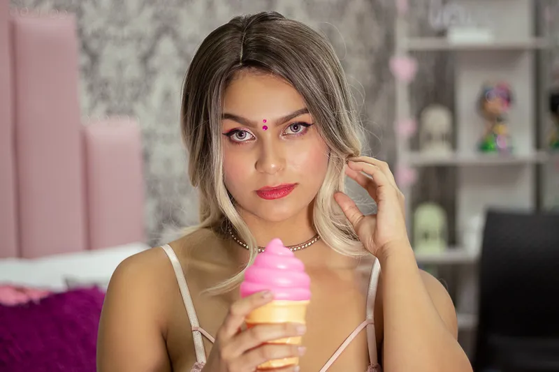 Live sex webcam photo for MegaanFly #3218152