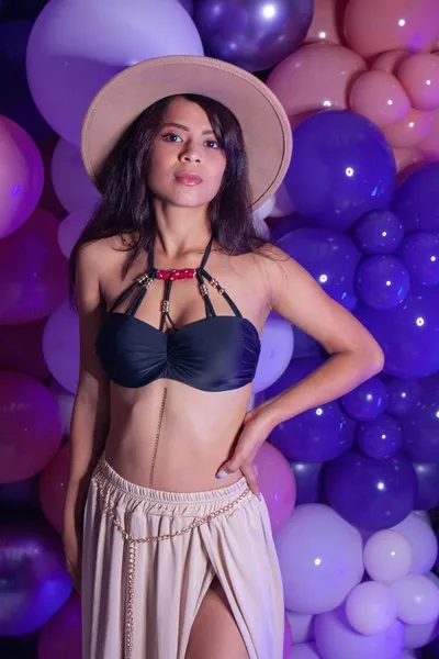 Live sex webcam photo for LizMorrison #3214403