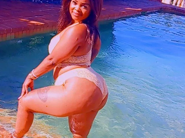 Live sex webcam photo for LillyYonce #3245128