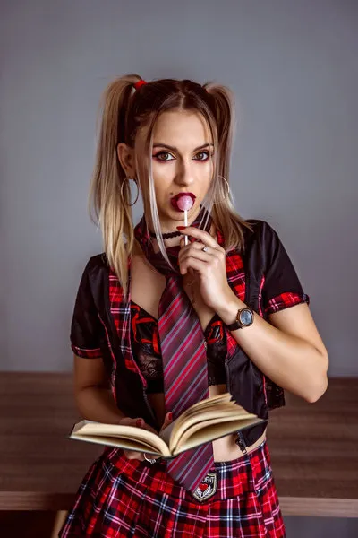 Live sex webcam photo for ClaraRossi #6261729