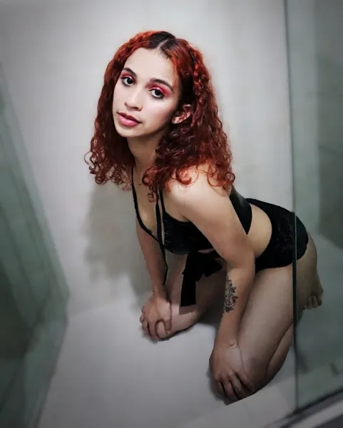 Live sex webcam photo for KarlaaJons #3232111