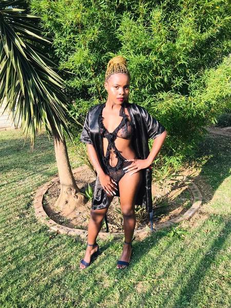 Live sex webcam photo for LongPussylips18 #3225741