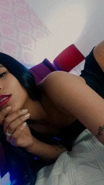 Live sex webcam photo for SSWEETTPEACHESS #3249478