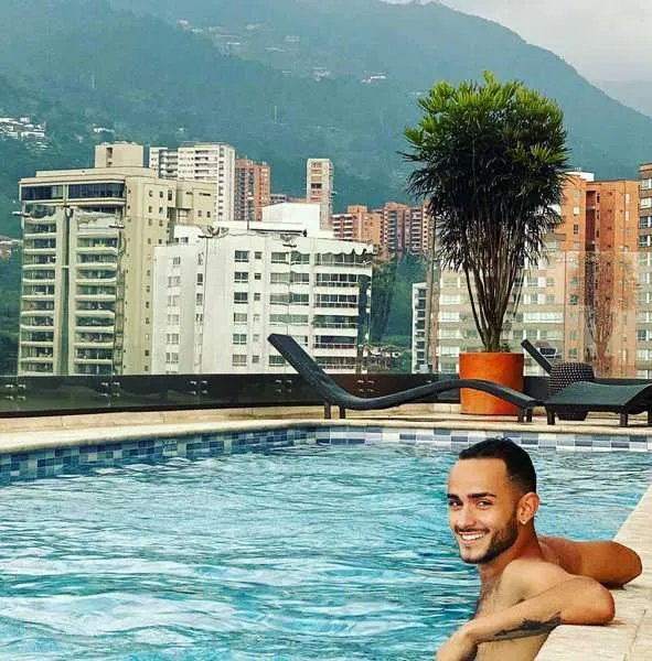 Live sex webcam photo for AngelXDante #3429497