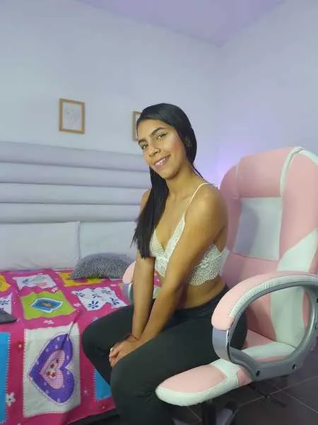 Live sex webcam photo for KaySthepsom #3332280