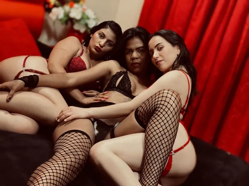 Live sex webcam photo for DennisAndAlissonAndJesica #3228245