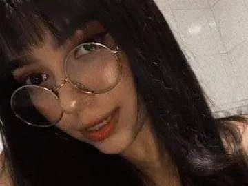 Live sex webcam photo for littlearianna #3283641