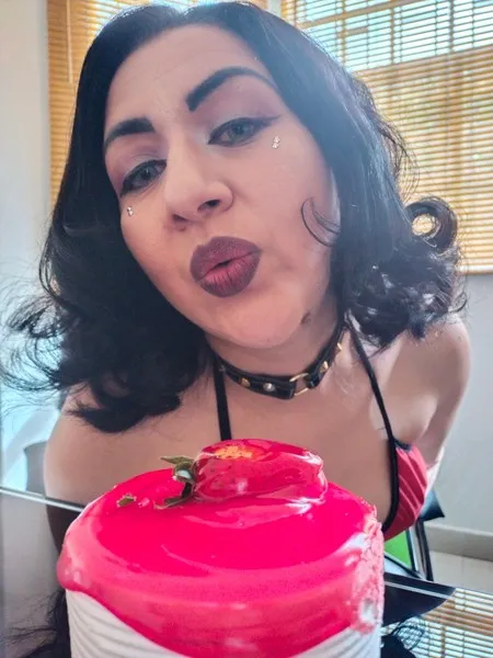 Live sex webcam photo for RenataLewis #3269696