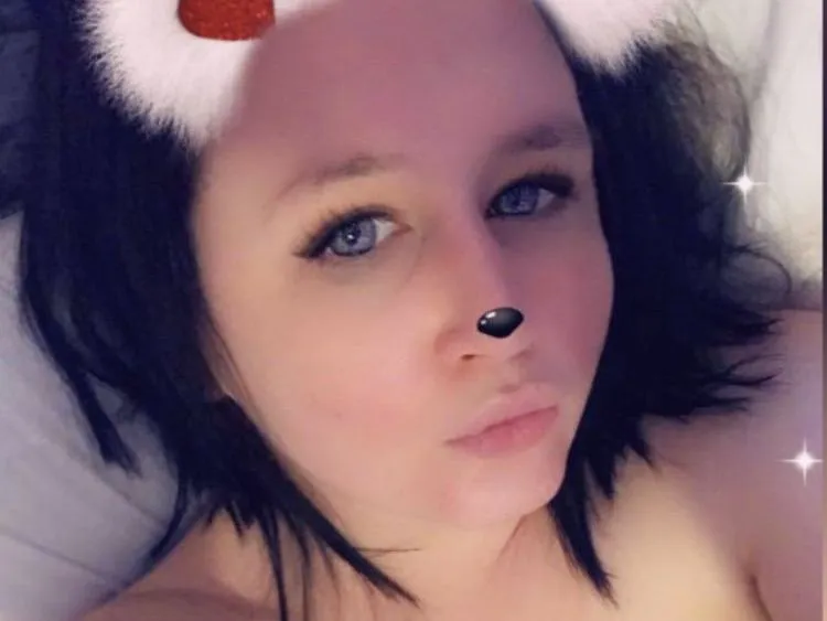 Live sex webcam photo for SweetPeachesXX #3930375