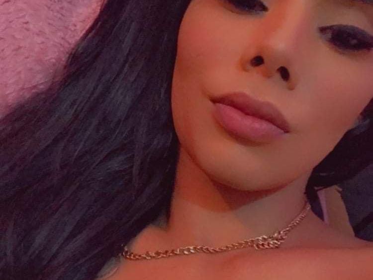 Live sex webcam photo for Gabrielasexxx #3225095