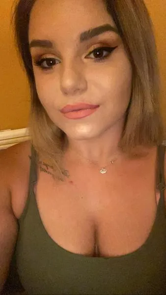 Live sex webcam photo for PrettyAlly #3226042