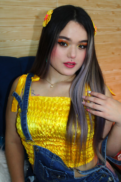 Live sex webcam photo for LIzzeGree #3430732