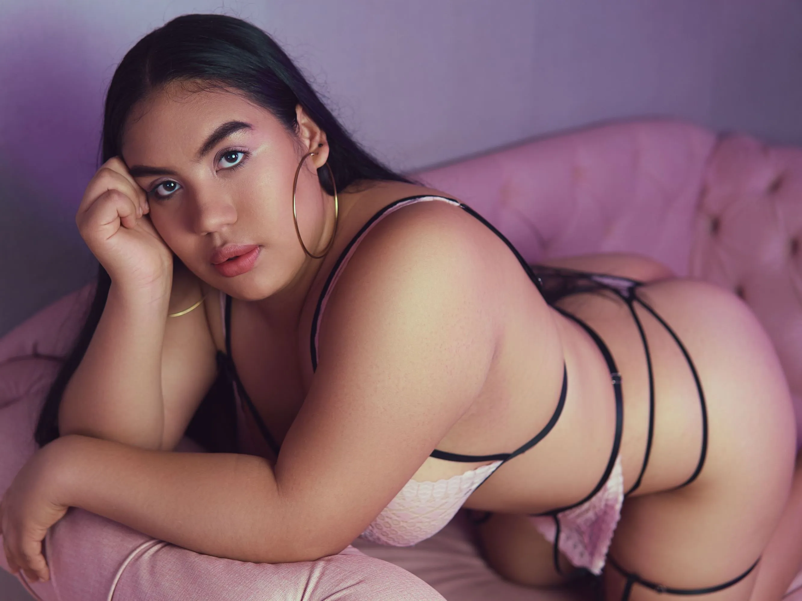 Live sex webcam photo for ColetteHillss #3229412