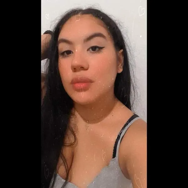 Live sex webcam photo for ColetteHillss #3235740