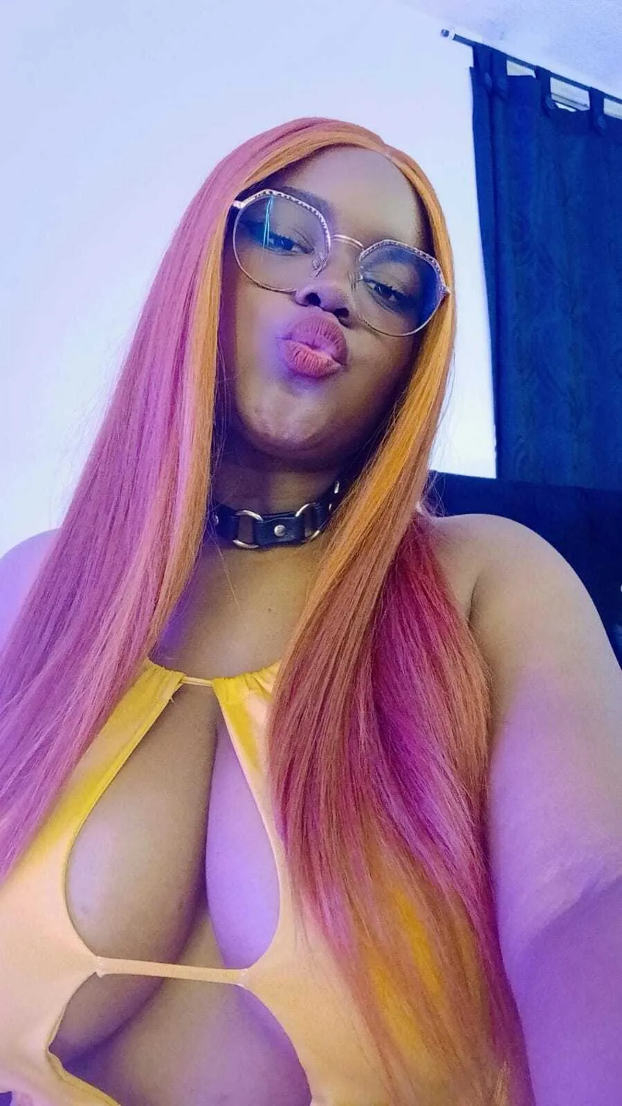 Live sex webcam photo for RoseBeckers #8650337