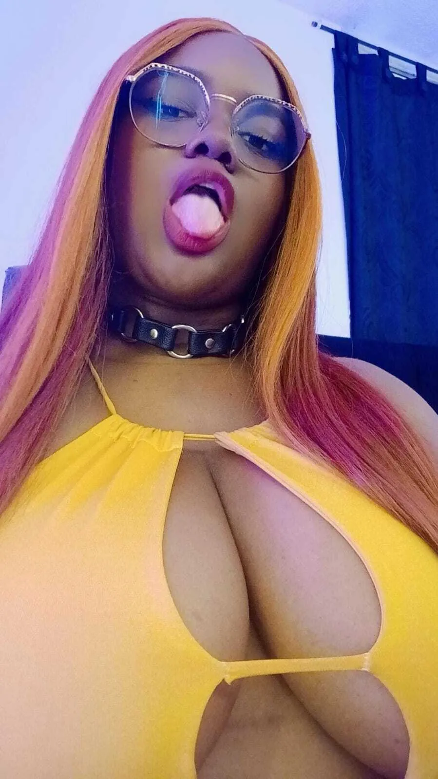 Live sex webcam photo for RoseBeckers #8650336