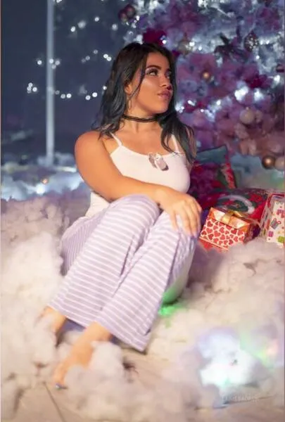 Live sex webcam photo for KimWish #3649492