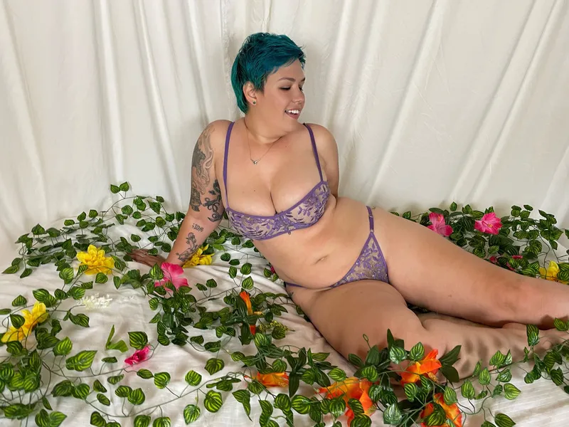 Live sex webcam photo for IonaNormal #3550282