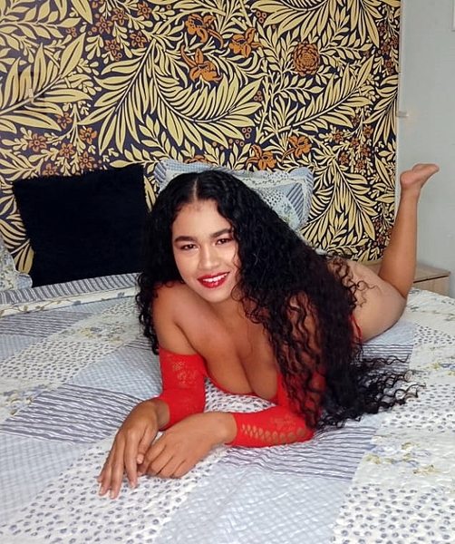 Live sex webcam photo for SophieCastillo #3235402