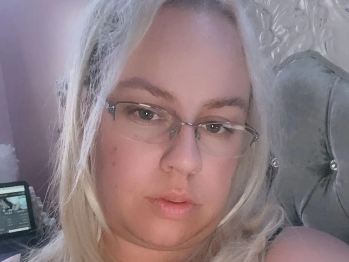 Live sex webcam photo for KatandTheMechanic #3235826