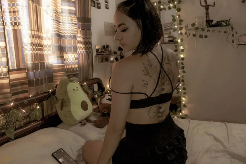 Live sex webcam photo for AngelinaQuin #3552425