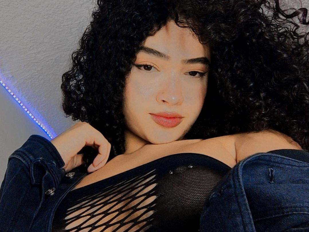 Live sex webcam photo for CandyGyrl #3234171