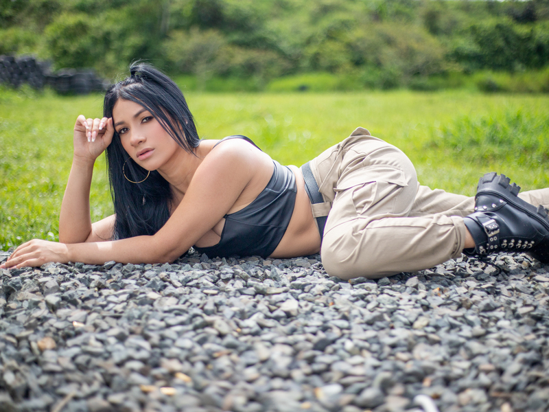 Live sex webcam photo for HellenLylee #3279479