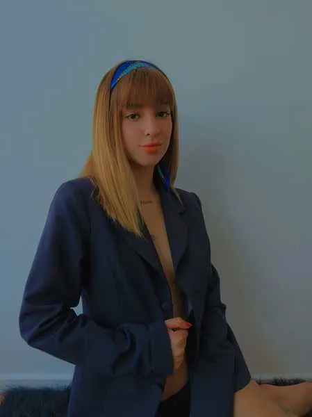 Live sex webcam photo for EmilyBossi #3273523