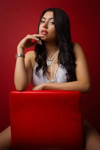 Live sex webcam photo for MiaHylton57 #3264972