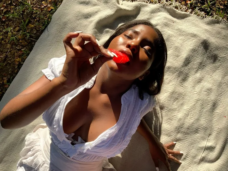Live sex webcam photo for DannaGil #3331702
