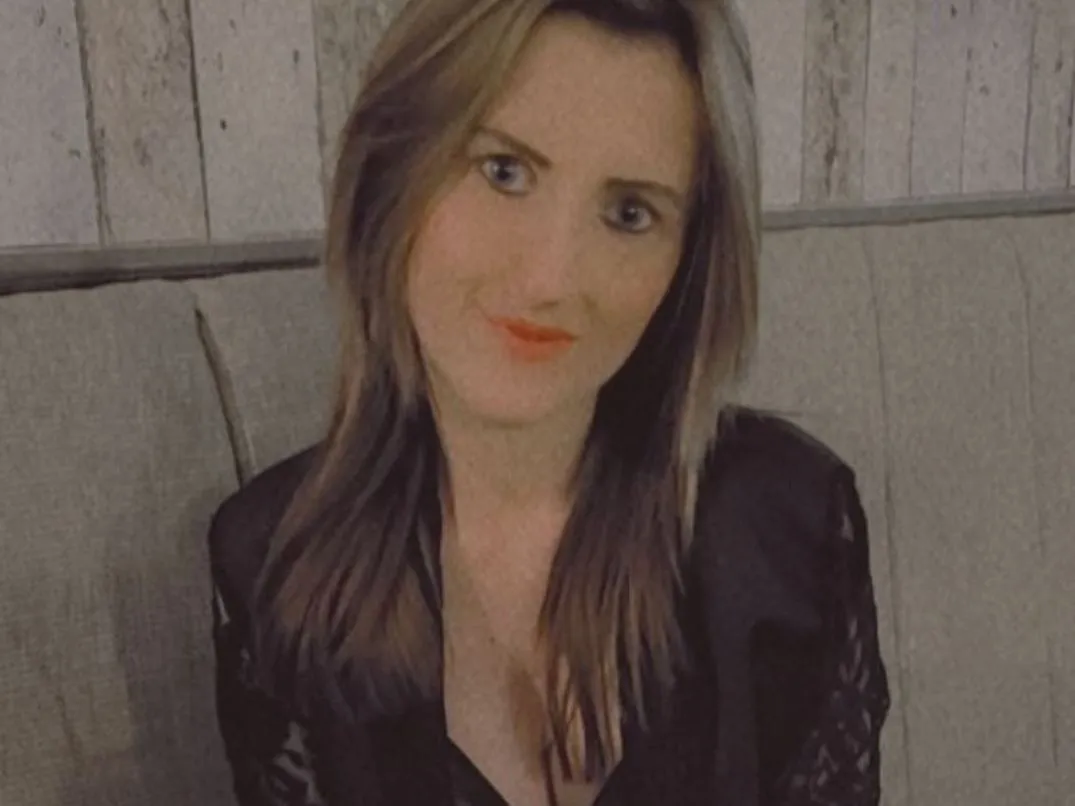Live sex webcam photo for HornyNaughtyMelissa #3900791