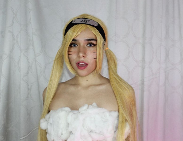 Live sex webcam photo for IssaMeyyer #3412968