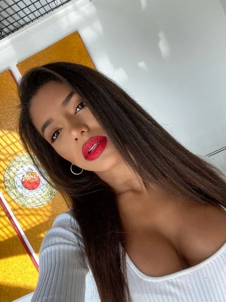 Live sex webcam photo for SKYLINExx #3251702